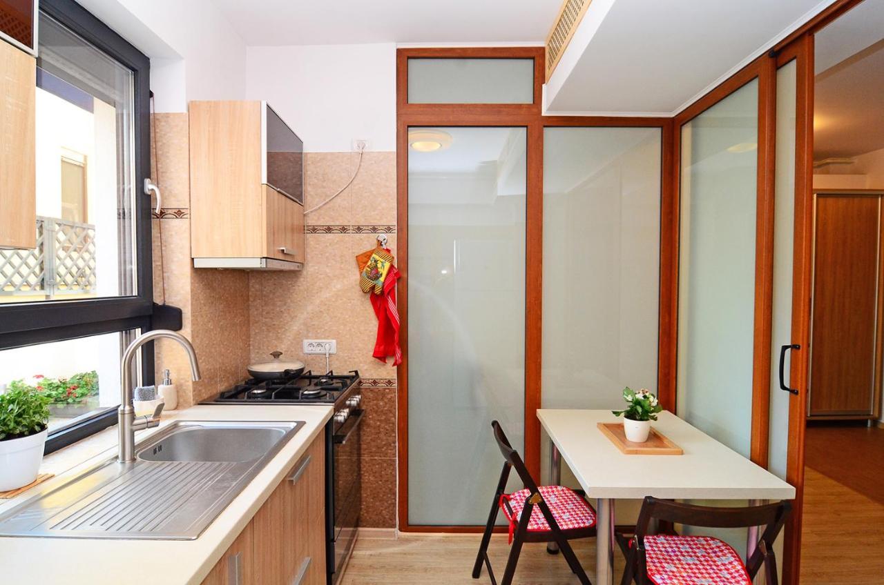 Luxury Apartment By The Park / Arch Of Triumph Bukares Bagian luar foto
