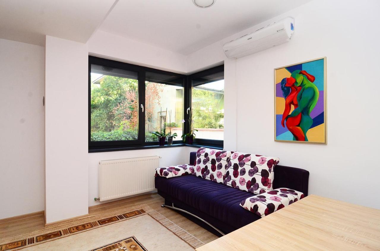 Luxury Apartment By The Park / Arch Of Triumph Bukares Bagian luar foto