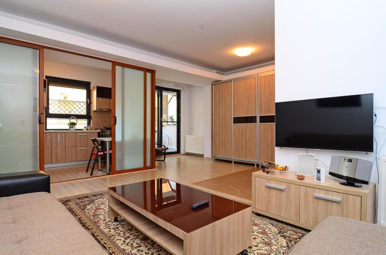 Luxury Apartment By The Park / Arch Of Triumph Bukares Bagian luar foto